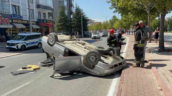 Konya'da Genç Sürücü Direksiyon Hakimiyetini Kaybetti Takla Atan Otomobilde Sıkıştı