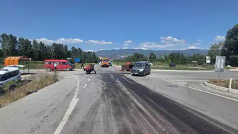 Tokat Niksar yolunda traktör ile araç çarpıştı