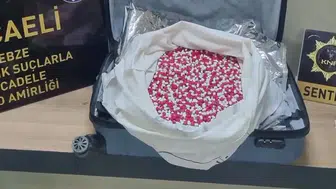 Valizden 21 bin sentetik ecza çıktı, iki kişi tutuklandı