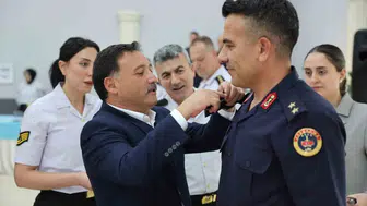 Kayseri'de rütbe sevinci Vali Çiçek, terfi eden jandarma personelini tebrik etti