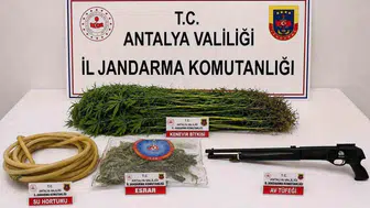Alanya'da jandarma uyuşturucu serasına baskın düzenledi