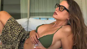 Serenay Sarıkaya evlilik sorusuna gülümseyip geçmeyi seçti