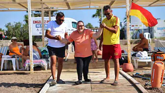 Akdeniz'in İncisi'nde Erişilebilirlik Seferberliği Engelsiz Plajlardan Rekor Hizmet