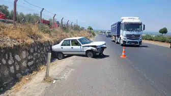 Turgutlu yolunda şerit ihlali iki kişiyi hastanelik etti