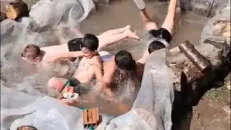 Amasya'da kavurucu sıcağa karşı naylondan pratik çözüm