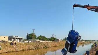 Akçakale'de dereye uçan otomobilin sürücüsü her yerde aranıyor