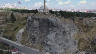 Yukarı Tekke'de kaya düşmesine karşı seferberlik