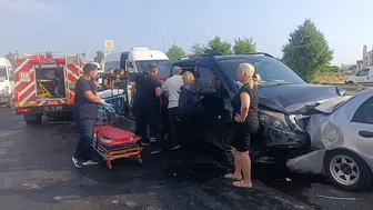 Manavgat yolunda zincirleme kaza 17 kişi hastaneye kaldırıldı