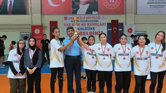 Anamurda yaz kuran kursları renkli gösterilerle noktalandı