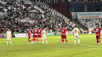 Elazığspor uzatmada döndü İki farklı geriden beraberliğe ulaştı