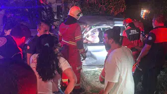 Datça’da trafik kazası Sıkışan sürücüyü itfaiye kurtardı