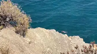 Trilye kıyısında toprak kayması tatilcileri korkuttu