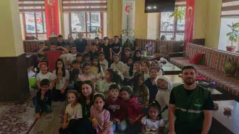 Yeşilay ekipleri Kars’taki öğrencilere sağlıklı yaşamı oyunlarla anlattı