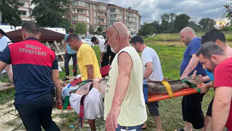 Ünye sahilinde boğulma tehlikesi geçiren 3 kişiyi vatandaşlar kurtardı