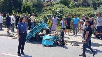 Samsun yolunda otomobil ve tarım aracı çarpıştı