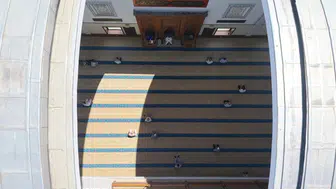 Bursa'da gökyüzü altında namaz kıldıran cami
