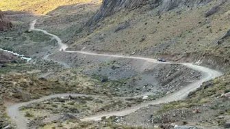 Buzullarıyla ünlü vadiye tek engel yol