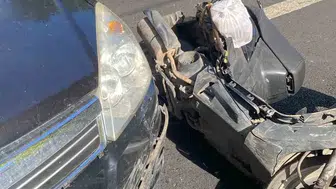 Ereğli trafiğinde yasaklı dönüş bir kuryeyi hastanelik etti