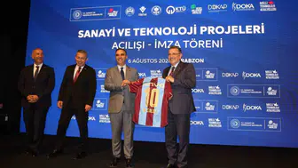 Bakan Kacır Trabzon’da Muhammed Salah Transferine Dikkat Çekti