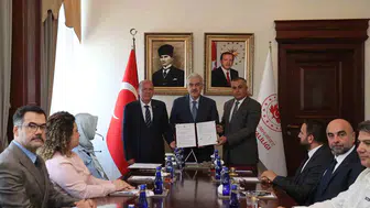 Bursa'da bir okulun ismi Mehmet Aydın anısına değişti