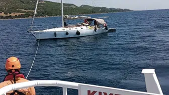 Çanakkale Boğazı'nda arıza yapan tekne paniği