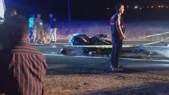 Dicle yolunda motosikletli sürücü iş makinesine çarparak can verdi