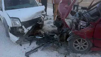 Eskişehir’de kafa kafaya çarpışan araçlarda acı son