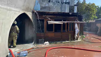 Bakırköy E-5 üzerindeki kafede yangın paniği yaşandı