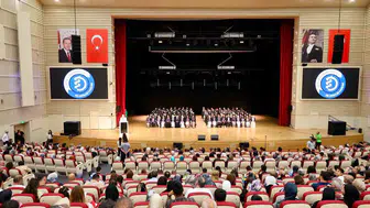 Erciyes Üniversitesi 153 yeni diş hekimini mesleğe uğurladı