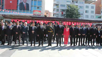 Uşak semalarında nefes kesen anlar: Zafer coşkusu gökyüzüne taşındı