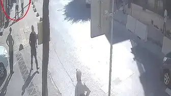Takip edip minibüste iner inmez vurdu O anlar kamerada