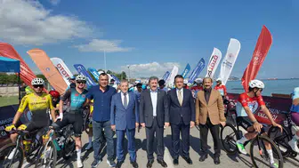 Dünyanın gözü Samsun'da 23 ülkeden 107 bisikletçi pedal çeviriyor