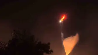 Fethiye'de gece yangınına ilk yerli helikopter müdahalesi Nefes alevleri denizden kesti
