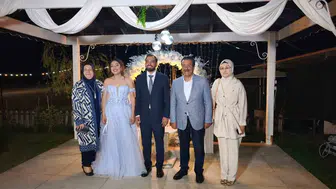Burhaniye'de mutlu gün: Kaymakam Atilla genç çiftin heyecanına ortak oldu