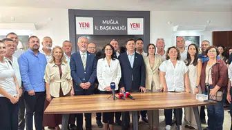 Menteşe Belediye Başkanı ve meclis üyeleri saf değiştirdi