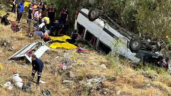 Sivas’ta minibüs kazası 4 kişi hayatını kaybetti