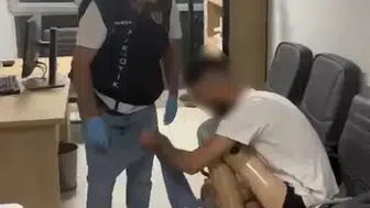 Protez bacağından uyuşturucu çıktı 830 gram metamfetamin ele geçirildi