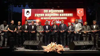 Sungurlu'da Zafer Bayramı coşkusu: Hem yeni projeler açıldı hem meydanlar türkülerle inledi