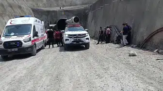 Adana İmamoğlu'nda içme suyu çalışmasında göçük faciası yaşandı