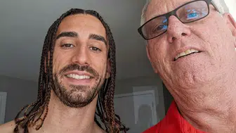 Cucurella’dan kuryeye unutulmaz jest: Büyük beğeni topladı