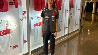 Bilecik'in 15 yaşındaki kalecisi Nurselin Ay, milli takım kapısını araladı