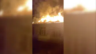 Besni’de ilkokul çatısında korkutan yangın