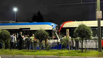 Zeytinburnu'nda tramvay kazası 9 yaralı, seferlerde aksama