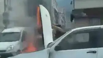 Ankara Yolu üzerinde seyir halindeki araç küle döndü
