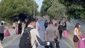 Balıkesir'de yangın sonrası doğa gönüllüleri temizlik için bir araya geldi