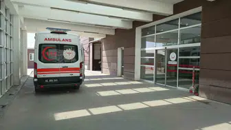 Parkta dengesini kaybeden kişi demire çarparak yaralandı