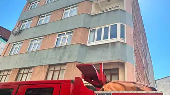 Elazığ’da apartman çatısında yangın paniği
