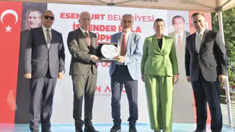 Esenyurt’ta emekliler için yeni buluşma noktası ve kütüphane açıldı