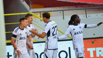 Çorum FK sahasında Kasımpaşa karşısında zorlanıyor