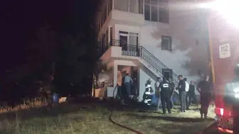 Malatya’da gece yarısı çıkan yangın evi kullanılmaz hale getirdi